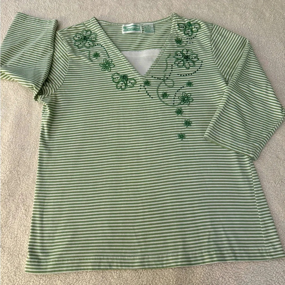 Shenanigans 6 Green & White top w/Embroidery & Sequins below a white V-neck - Picture 3 of 12
